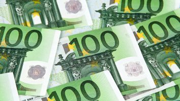 România iese pe pieţele internaţionale cu obligaţiuni în euro la 7 ani, redeschiderea unei emisiuni de bonduri şi o emisiune în dolari pe termen lung, 10 ani