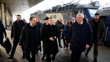 4 ani de război în Ucraina: Liderii europeni se află astăzi la Kiev. Emmanuel Macron: „Într-o zi, rușii vor înțelege enormitatea crimei comise în numele lor”