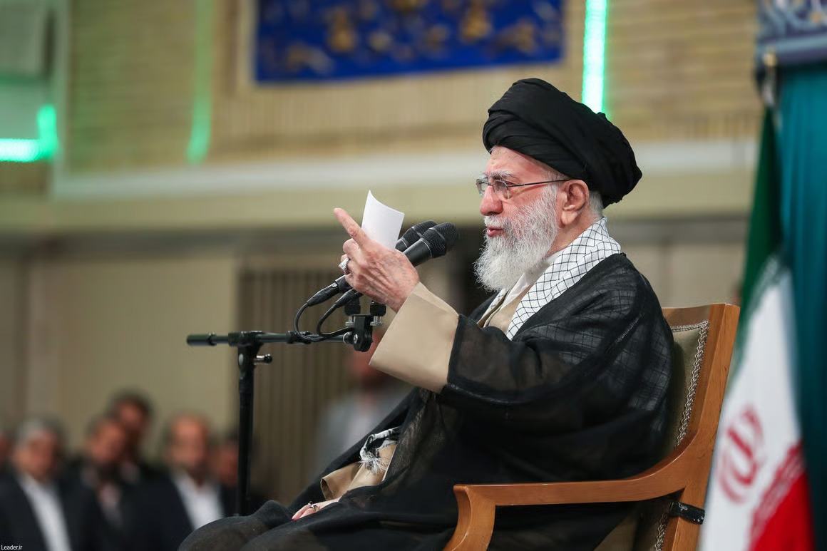 Iranul trage linia roșie: „Capacitățile balistice ale Republicii Islamice” nu vor fi negociate cu Statele Unite