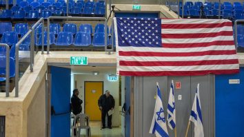 Ambasada SUA îndeamnă „personalul neesențial” să părăsească Israelul, în cazul în care Trump va ordona marele atac asupra Iranului