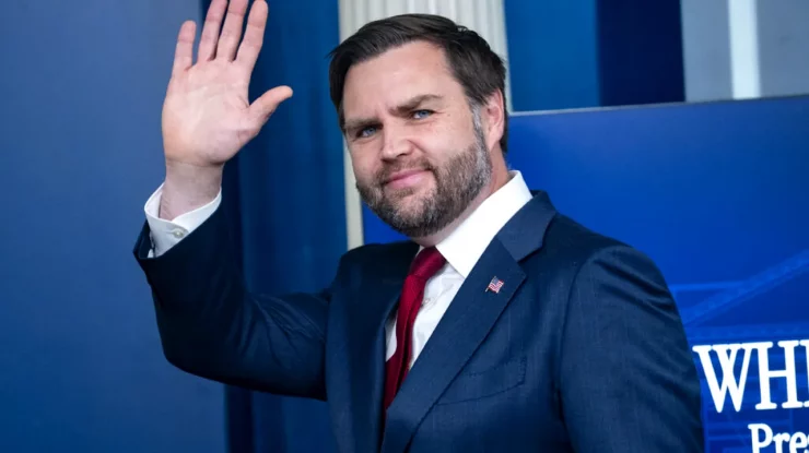 Un bărbat a fost pus sub acuzare după mai multe amenințări cu moartea la adresa vicepreședintelui SUA, JD Vance