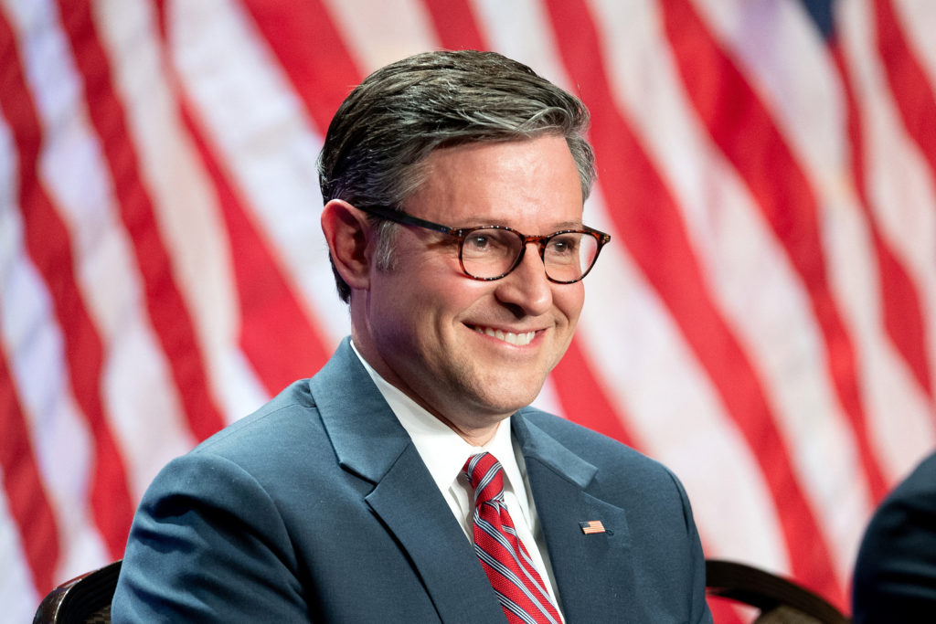 Președintele Camerei Reprezentanților, Mike Johnson, a declarat că republicanii au voturile necesare pentru a încheia blocajul parțial al Guvernului federal