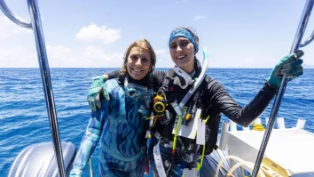 O echipă mamă-fiică de savanți a descoperit cel mai mare recif de coral din lume, cu o suprafață de aproape 3.973 de metri pătrați