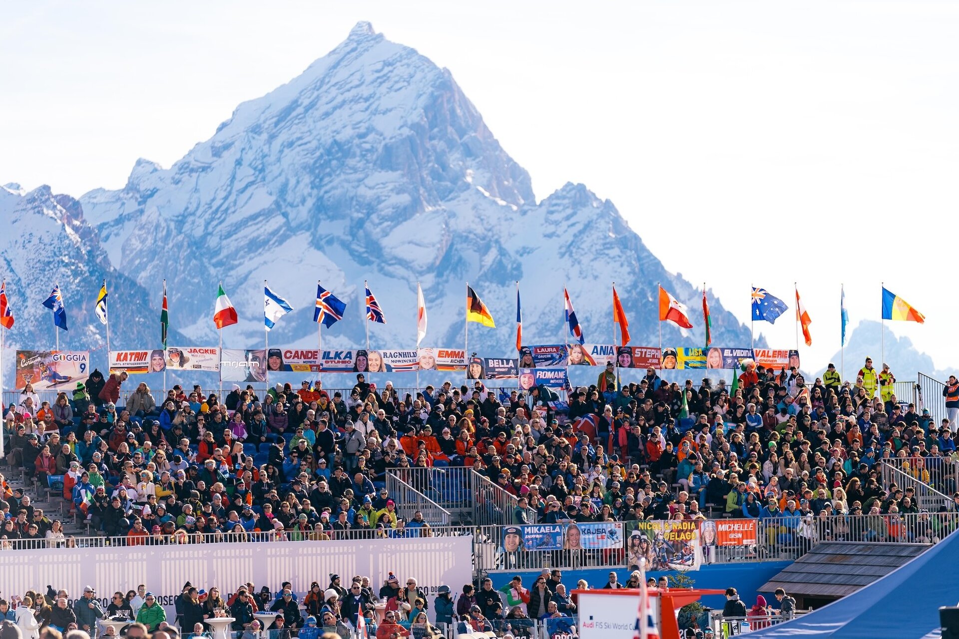 Jocurile Olimpice de Iarnă 2026 de la Milano-Cortina au ajuns la final. Topul momentelor memorabile din cele 16 zile de competiție: De la recorduri pe gheață, până la gafe în direct