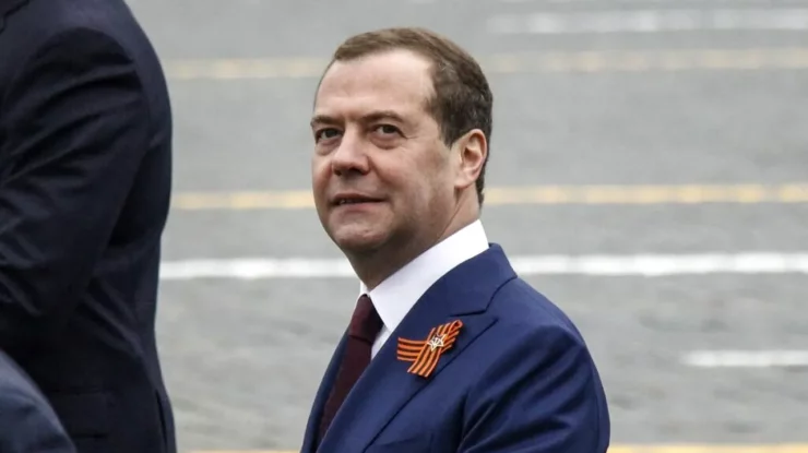 Medvedev îl laudă pe Trump pentru „calitățile sale în calitate de lider al Statelor Unite”, dar ironizează „submarinele nucleare americane”