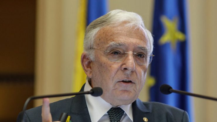 Mugur Isărescu, BNR, vine cu cel mai puternic avertisment la începutul anului: Atenţie! Scăderea comerţului poate duce la recesiune tot anul, dacă nu e compensată cu investiţii publice. Mergem pe o gheaţă destul de subţire, dar sperăm să reuşim. Să vedem cum evităm scăderea economiei