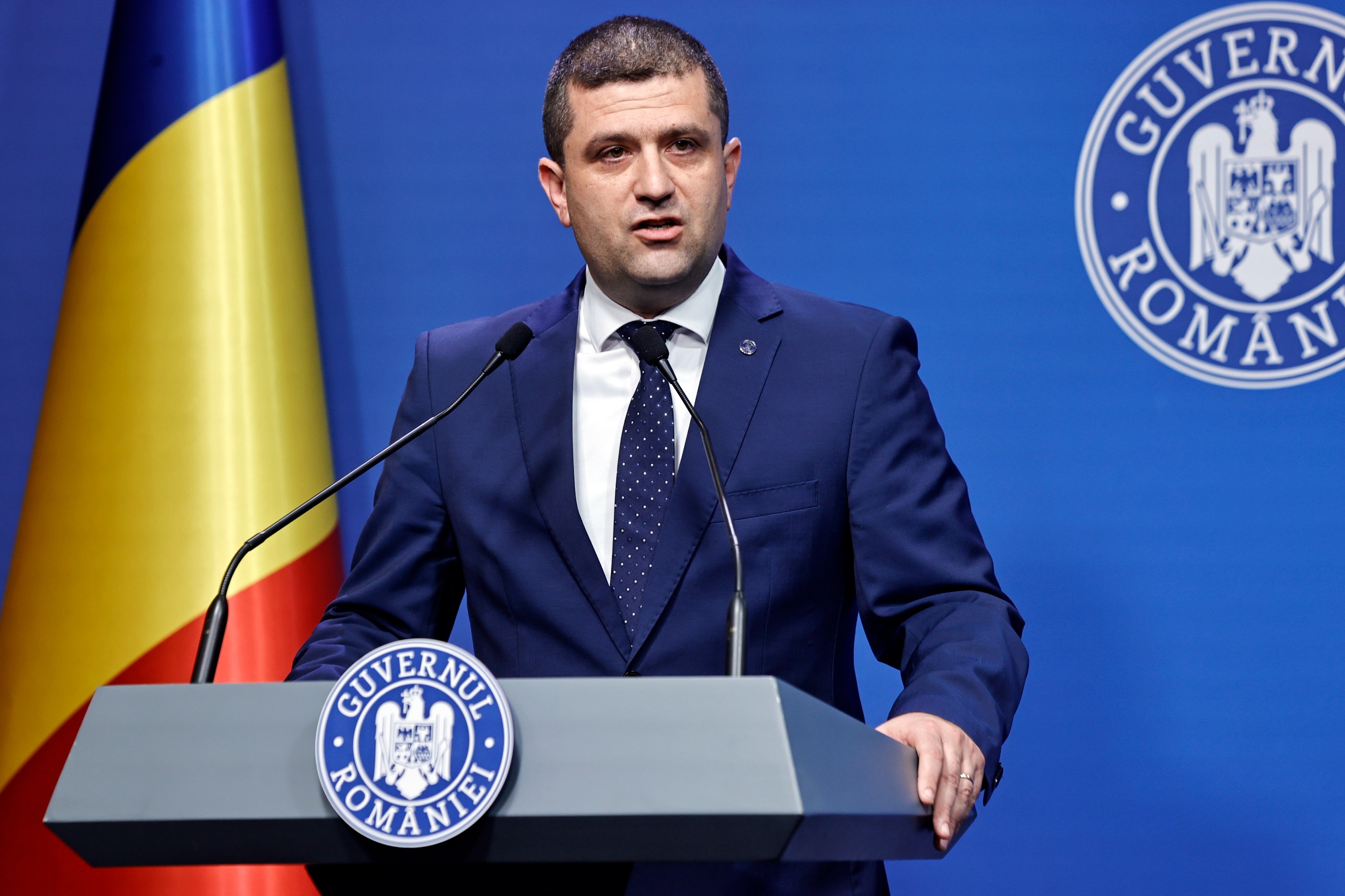 Radu Miruță, ministrul Apărării, anunță că pensiile militarilor nu vor fi tăiate după decizia CCR: „Militarii nu sunt în situația cu zeci de mii de euro pe lună, militarii nu sunt în situația în care au mii de dosare sau nu sunt infractori cărora li s-au prescris pedepsele”