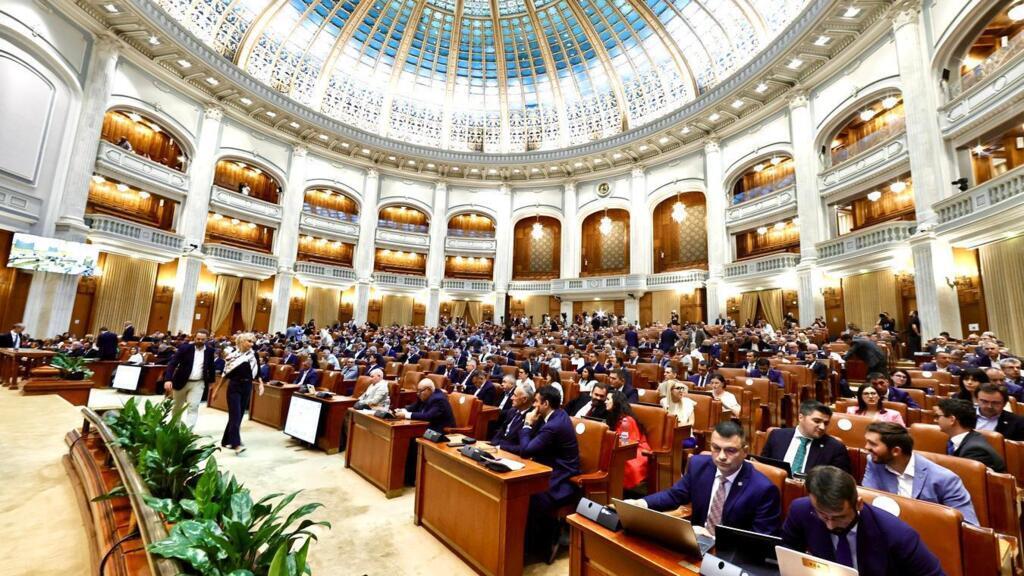 Senatul României dezbate luni cele trei moțiuni depuse de Opoziție cu privire la Acordul UE-Mercosur, Apărare și Educație