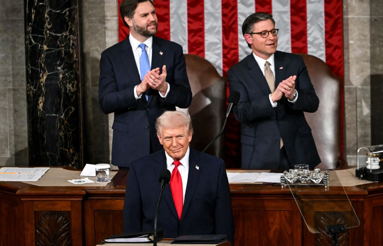 Trump susține primul său discurs despre Starea Uniunii de când a revenit la Casa Albă. Discursul în fața Congresului este crucial, în contextul în care 6 din 10 americani sunt nemulțumiți de politicile sale, iar în noiembrie au loc alegerile midterm: „Dacă nu câștigăm, Democrații mă vor pune sub acuzare”