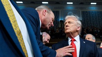 Donald Trump obligă „companiile tech să își asigure propriile nevoi de energie” pentru a alimenta AI