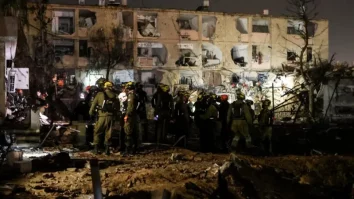 Zeci de persoane sunt grav rănite după ce Iranul a atacat orașul Dimona din sudul Israelului, care găzduiește centrala nucleară. Un alt atac masiv a avut loc asupra orașului Arad