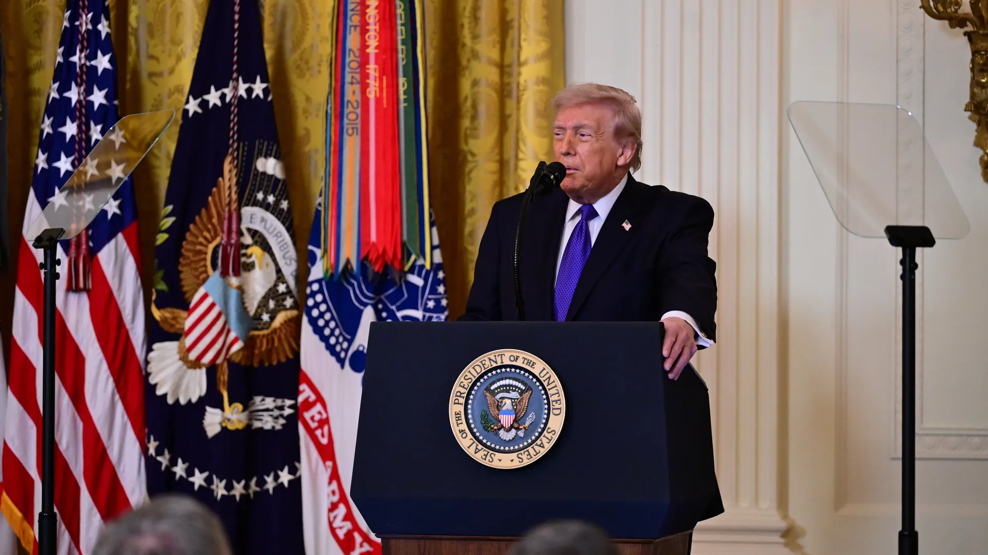 Trump anunță că astăzi „Iranul va fi lovit foarte tare”, după ce Președintele iranian „le-a cerut scuze” țărilor vecine din Orientul Mijlociu: „Iranul a devenit RATATUL Orientului Mijlociu. Din cauza comportamentului său neadecvat, vom ținti zone și grupuri de oameni care nu au fost luate în calcul până în acest moment”