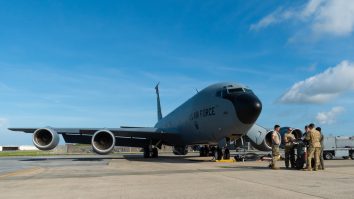BoardingPass: Trei dintre cele cinci aeronave Boeing KC-135 Stratotanker ale SUA, staționate la București, au efectuat primele misiuni de realimentare aeriană. Misiunea a durat aproape șase ore