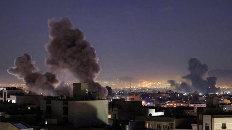 Preţurile petrolului şi gazelor au crescut puternic luni, după extinderea conflictului din Orientul Mijlociu: În Europa, gazele au urcat cu 24% la deschidere, iar Petrolul cu 13%