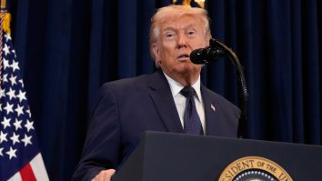 Trump ține prima conferință de presă de la începerea războiului din Iran: „Se va termina curând. Iranul se pregătea să atace SUA. Vom continua Operațiunea până când îi învingem complet și definitiv”