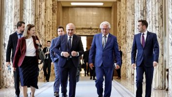 Jurnalistul Dan Andronic critică dur clasa politică din România: „Să compari un plagiator de astăzi, care fuge în Italia sau Grecia la prima citare la DNA, cu statura lui Carol I, este o impietate”