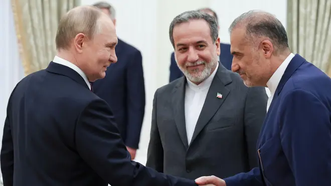 Abbas Araghchi confirmă că Rusia ajută Iranul în războiul cu SUA și Israel: „Nu e un secret”. Trump, ironic: „Dacă îi ajută, nu prea se descurcă bine”