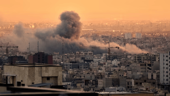 A 14-a zi de conflict în Orientul Mijlociu: Israelul lansează noi atacuri asupra Iranului. În Irak, un avion militar american de realimentare s-a prăbușit. A murit primul soldat francez