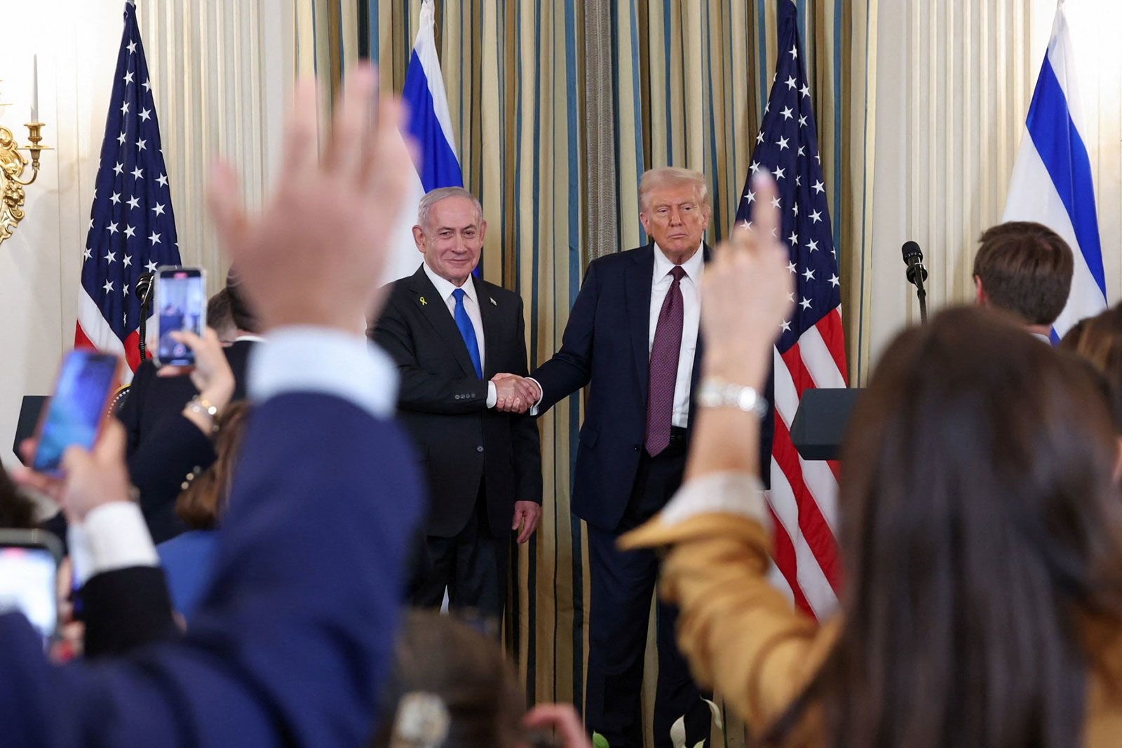 Trump vrea să încheie războiul din Iran până pe 9 aprilie, ultima zi a „Pesah”, Paștele Evreiesc, anunță presa israeliană. Axios: Statele Unite pregătesc negocieri directe cu Iranul în Pakistan, săptămâna aceasta