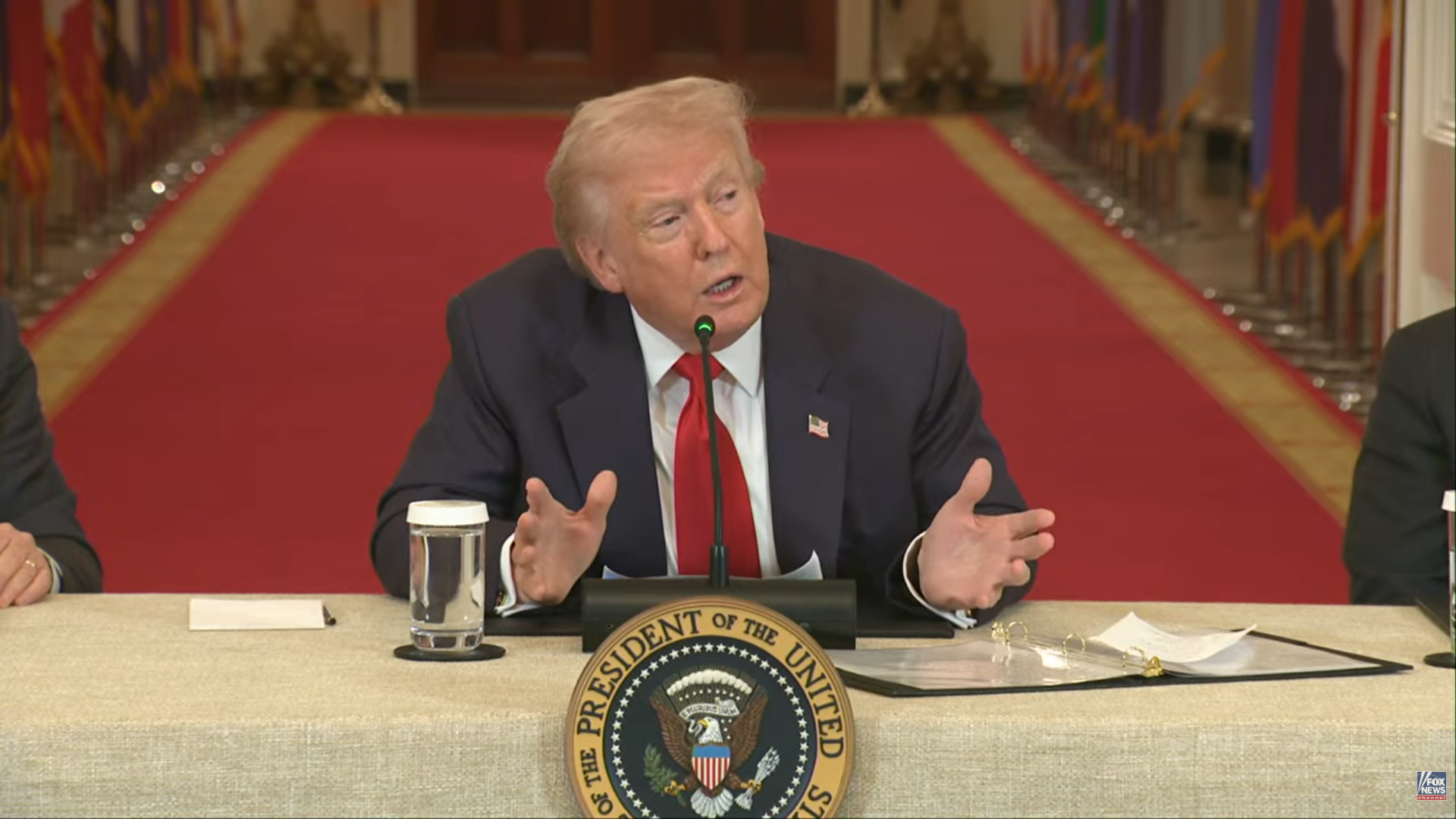 Donald Trump declară că Statele Unite au „muniție aproape nelimitată” pentru războiul din Iran: „Armata lor a dispărut, comunicațiile lor au dispărut, forțele lor aeriene au fost distruse complet. În rest, o duc fenomenal”