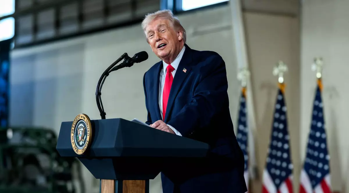 Trump ține prima conferință de presă majoră de la începerea războiului din Iran, în contextul în care petrolul a crescut la peste 100 de dolari pe baril, iar piețele americane au scăzut: „Operațiunea Epic Fury merge extraordinar. Militar, nu prea le-a mai rămas nimic”