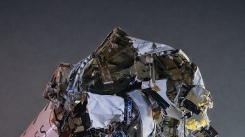 Pilotul și copilotul unui avion Air Canada au murit după ce s-a ciocnit cu un camion de pompieri la New York