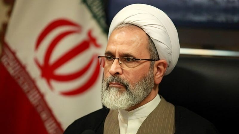 Ayatollahul Alireza Arafi a fost numit succesor interimar al lui Ali Khamenei. Consiliul interimar va conduce Iranul până la alegerea unui succesor constituțional