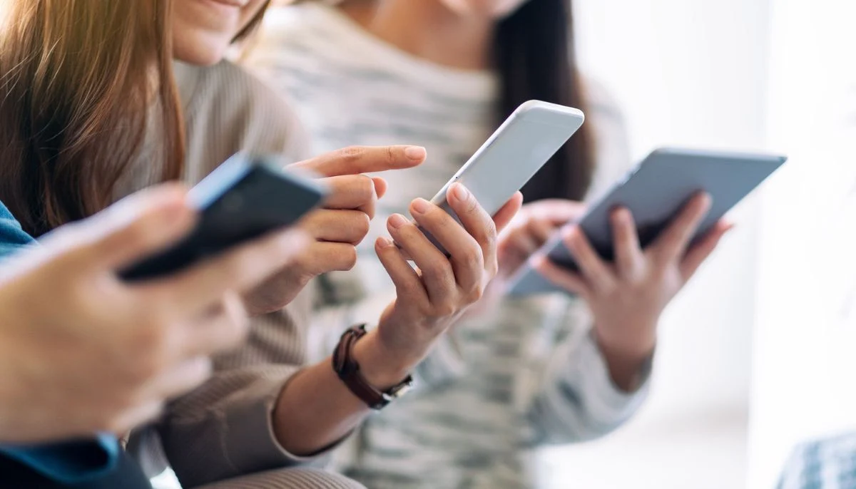 Austria interzice social media pentru copiii sub 14 ani: „Și în lumea digitală trebuie să existe reguli clare”