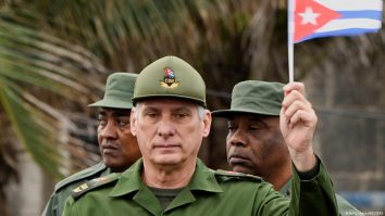 Cuba confirmă că a început negocierile cu Administrația Trump, în mijlocul amenințărilor Președintelui SUA. Țara nu are combustibil de trei luni