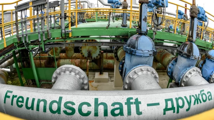Uniunea Europeană susține repararea conductei Drujba și menținerea fluxului de petrol către Europa Centrală