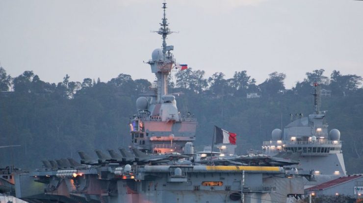 Macron anunță că trimite Portavionul Charles de Gaulle în Marea Mediterană. Franța își consolidează prezența militară în regiune, ca răspuns la amenințările Iranului la adresa aliaților: „Vom întreprinde acțiuni defensive și de protecție. Ne apărăm prietenii”