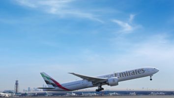 Aeroportul din Dubai își reia parțial operațiunile după o suspendare temporară