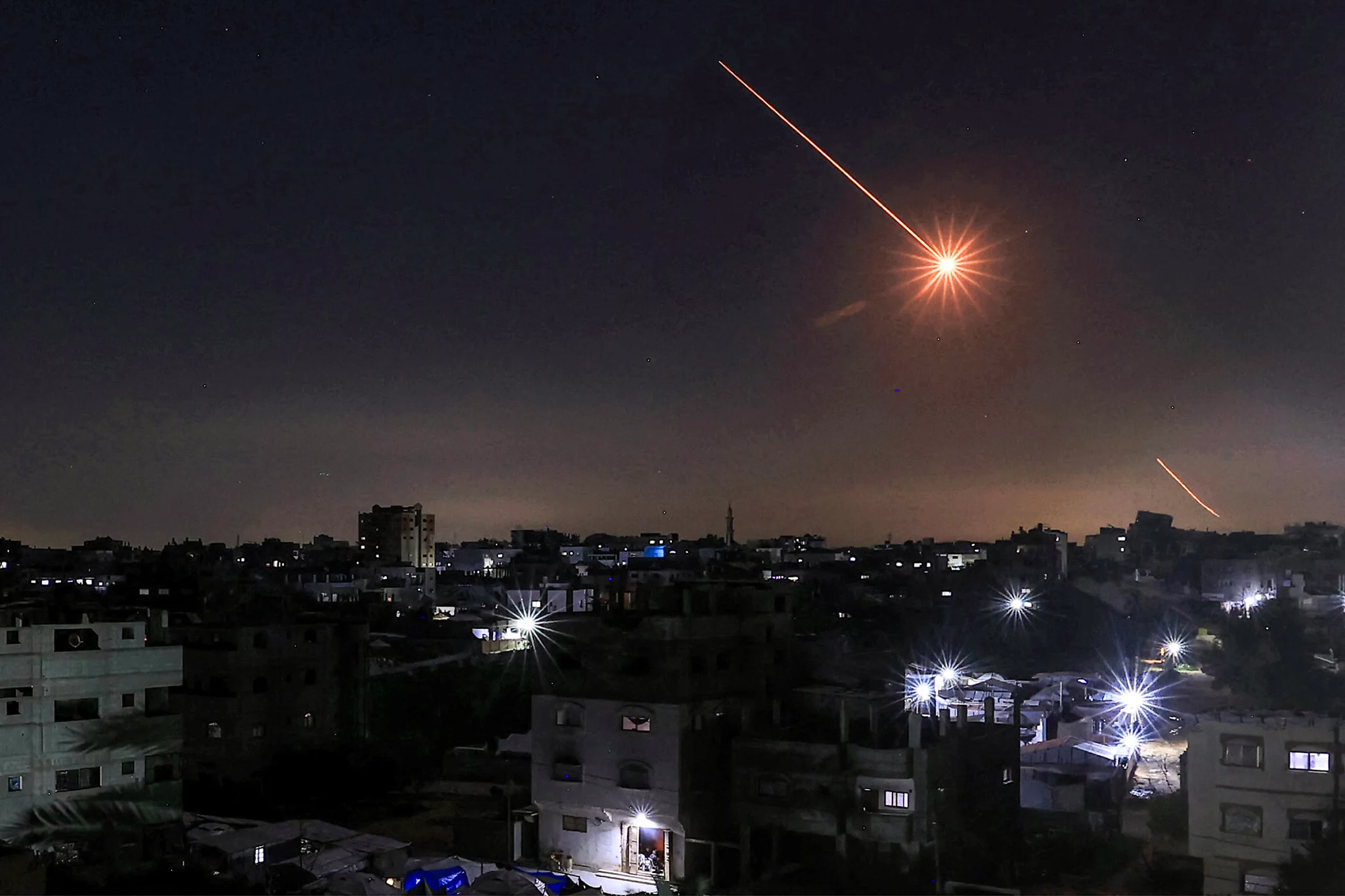 Israel bombardează Libanul după atacul Hezbollah. Gruparea Teroristă confirmă atacul: „Este răzbunarea pentru sângele Liderului Suprem Ali Khamenei”