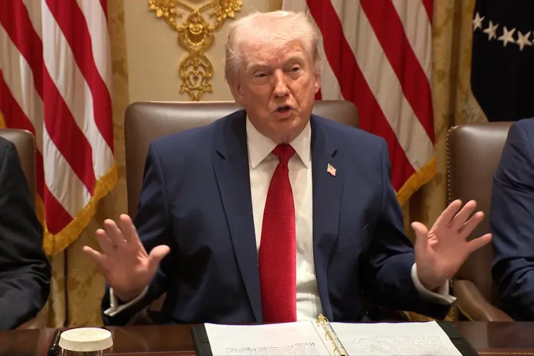 Trump prelungește cu 10 zile ultimatumul pentru Iran, la cererea „Guvernului iranian”: „Negocierile decurg foarte bine”