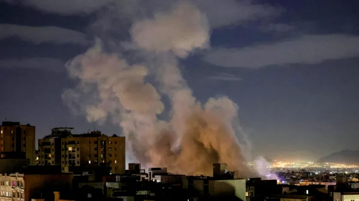 Iranul ripostează la declarațiile lui Trump și amenință SUA că va ataca, la rândul său, noi ținte americane care nu erau „pe listă”. Trump: „Iranul va fi lovit foarte tare astăzi. Vom extinde țintele”