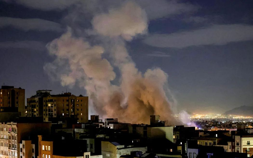 Iranul ripostează la declarațiile lui Trump și amenință SUA că va ataca, la rândul său, noi ținte americane care nu erau „pe listă”. Trump: „Iranul va fi lovit foarte tare astăzi. Vom extinde țintele”