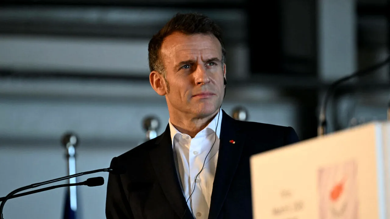 Emmanuel Macron invită Israelul și Libanul la negocieri directe de pace la Paris