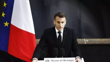 Macron anunță, în plin conflict în Orientul Mijlociu, că Franța își va mări arsenalul nuclear: „Adversarii noștri nu trebuie să aibă nici cea mai mică șansă de a lovi Franța fără a suferi daune irecuperabile”. Președintele francez invită statele europene să participe la exerciții nucleare comune