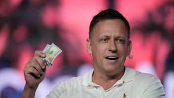 Peter Thiel organizează la Roma conferințe secrete despre Antihrist și riscul apariției unui „Guvern Mondial Unic”. Papa Leon critică vizita miliardarului american