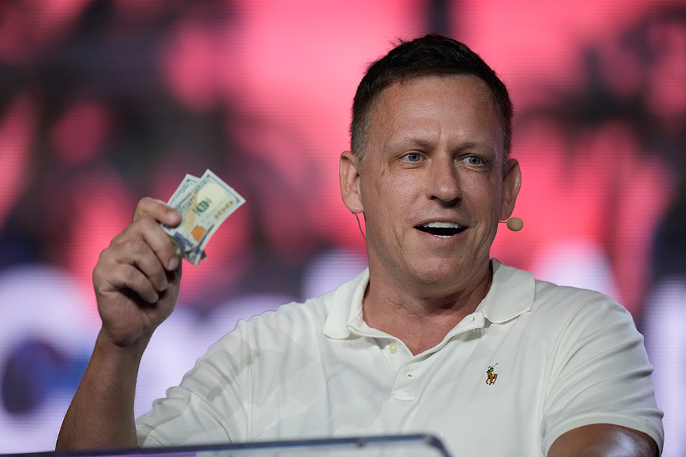 Peter Thiel organizează la Roma conferințe secrete despre Antihrist și riscul apariției unui „Guvern Mondial Unic”. Papa Leon critică vizita miliardarului american