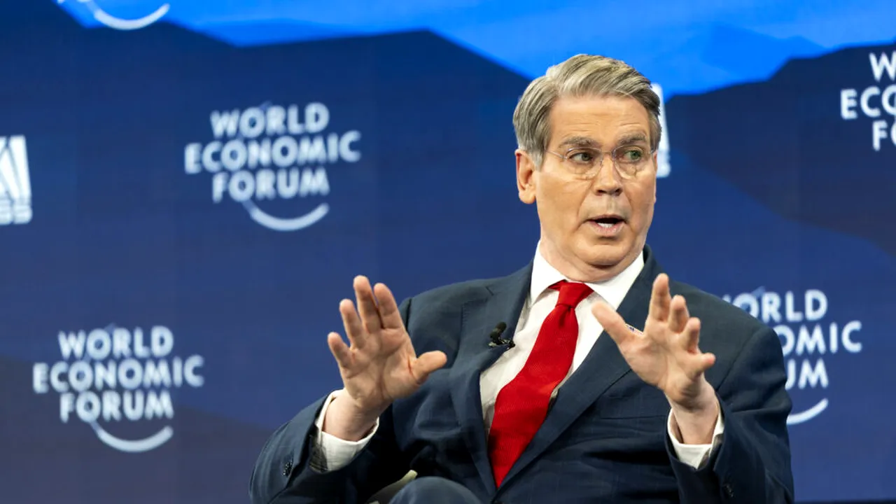 Statele Unite analizează ridicarea unor sancțiuni asupra petrolului rusesc pentru a stabiliza piața globală