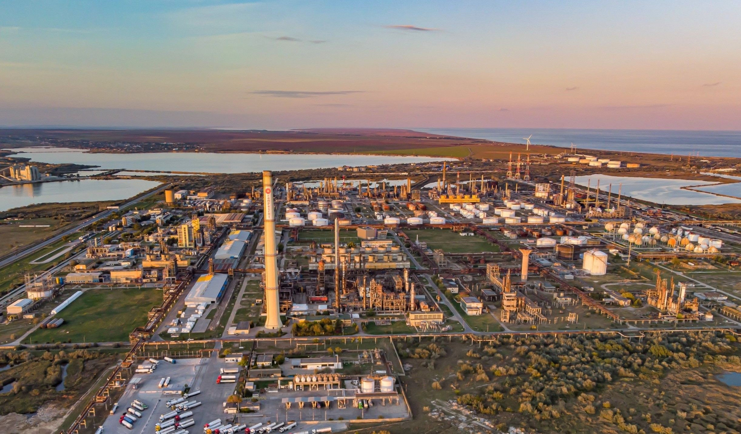 Rompetrol Rafinare a finalizat revizia rafinăriilor Petromidia şi Vega. Unitățile revin treptat la capacitate optimă