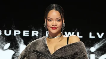 Rihanna a fost ținta unui atac armat. O femeie a tras 7 focuri asupra vilei artistei din Beverly Hills