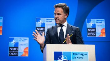 NATO nu va participa la Operațiunea Epic Fury lansată de SUA-Israel împotriva Iranului, anunță Mark Rutte. Ce spune Secretarul General despre atacurile americano-israeliene