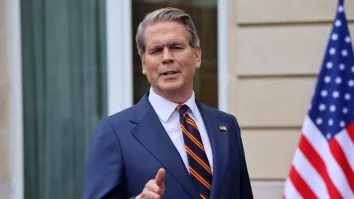 Statele Unite analizează ridicarea temporară a sancțiunilor pentru petrolul iranian aflat în tranzit