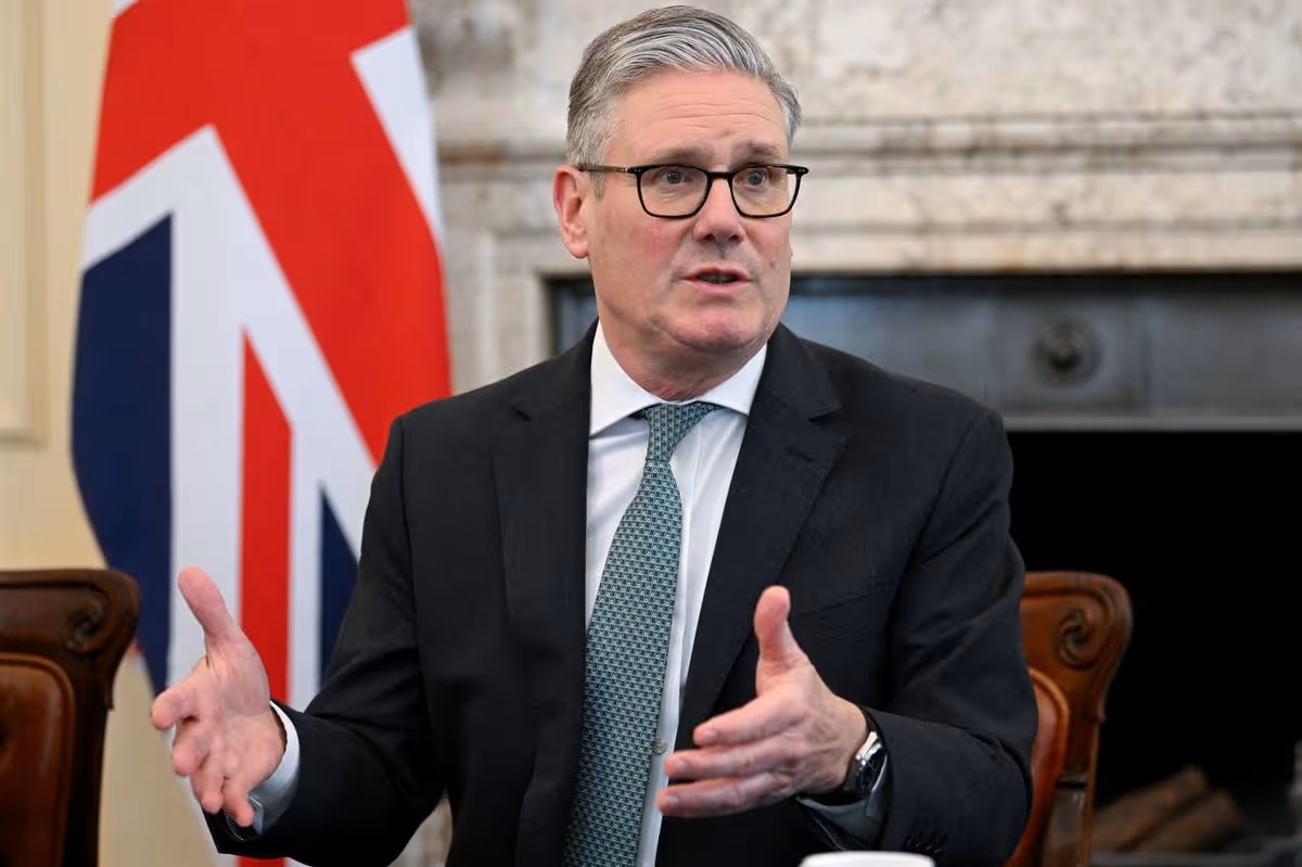 Premierul britanic Keir Starmer convoacă astăzi o reuniune de urgență a COBRA, cabinetul de criză, pe fondul războiului din Iran. Marea Britanie caută soluții pentru a contracara impactul economic cauzat de blocarea Strâmtorii Ormuz