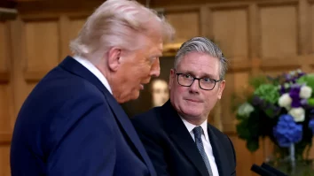 Iranul amenință să mineze Golful Persic dacă Statele Unite atacă Insula Kharg. Trump și Starmer au discutat despre „redeschiderea vitală a Strâmtorii Ormuz”