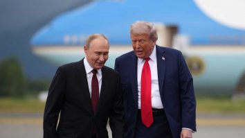 Trump a refuzat propunerea lui Putin de a muta în Rusia uraniul îmbogățit al Iranului, ca parte a unui acord de încheiere a războiului. Statele Unite sunt hotărâte să preia controlul asupra celor 450 de kilograme de uraniu îmbogățit la 60%