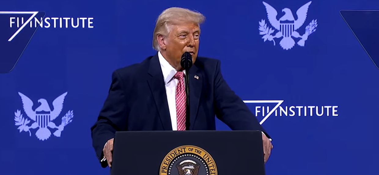 „După Iran, Cuba e următoarea”. Trump laudă Operațiunea Epic Fury la cel mai mare Summit de Investiții finanțat de Arabia Saudită, în Miami: „Iranul trebuie să deschidă Strâmtoarea Trump, adică Ormuz…Aliații NATO vor plăti scump pentru că nu au ajutat SUA”