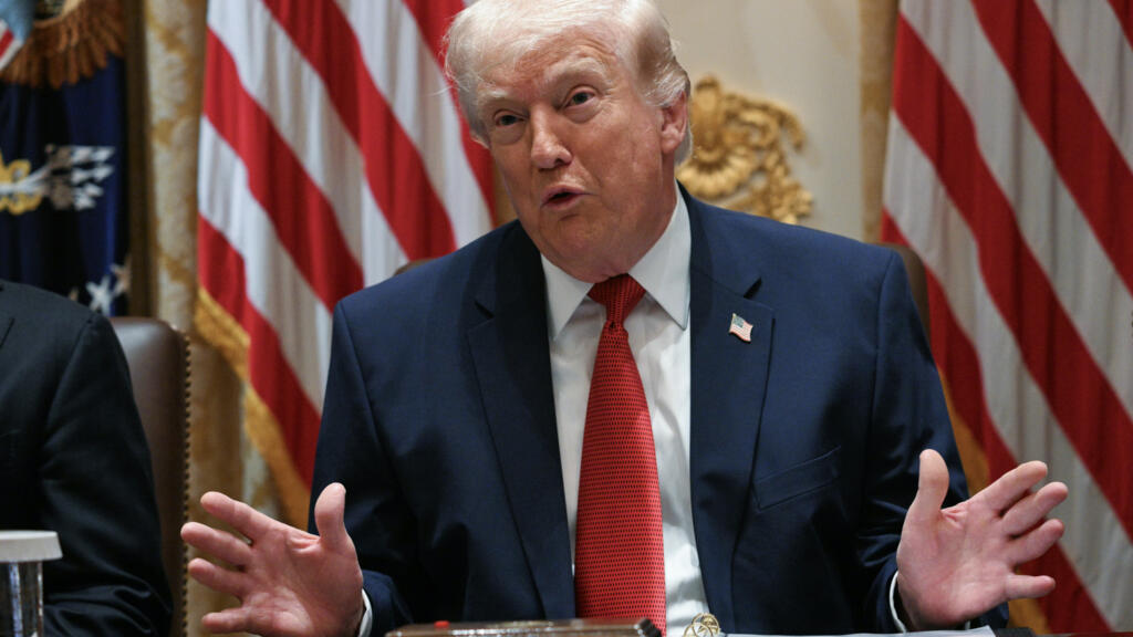 Trump anunță că Statele Unite nu vor mai ajuta țările aliate, precum Marea Britanie, care se confruntă cu o penurie de combustibil din cauza blocării Strâmtorii Ormuz: „Cumpărați de la SUA sau descurcați-vă singuri. Voi nu ne-ați ajutat”